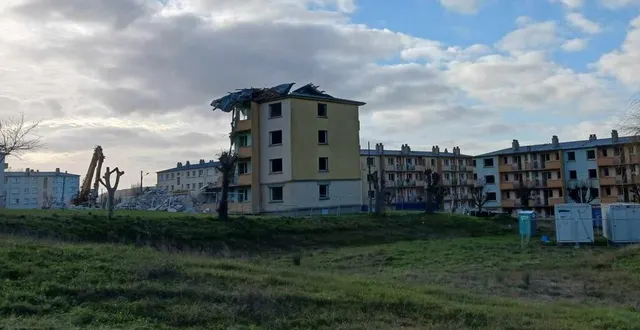 photo  une seconde phase de déconstructions est en cours, la troisième et dernière phase est prévue au second semestre 2025.  &copy;  ouest-france 