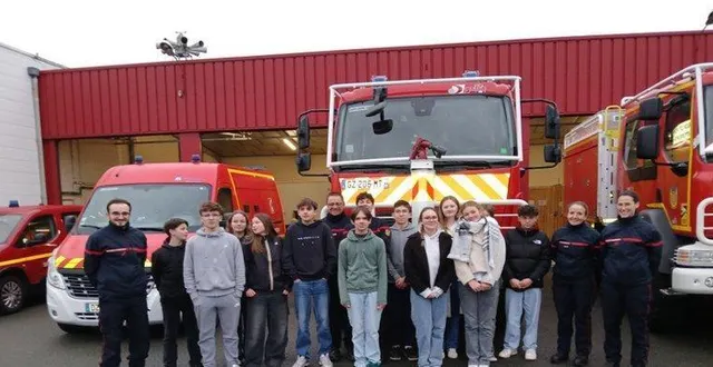 photo  les jeunes ont découvert l’univers des sapeurs pompiers le temps d’un après-midi  &copy;  laurent soudée 