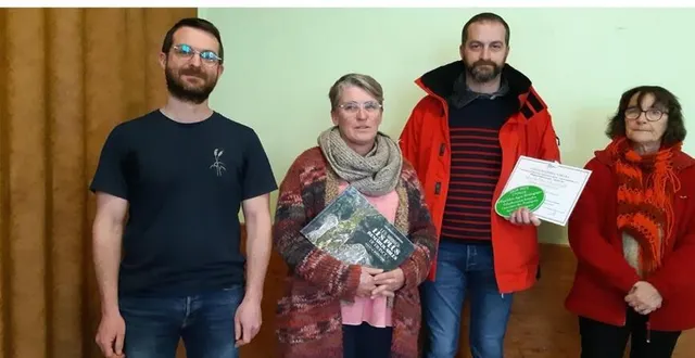 photo  de gauche à droite : antoine body (cpie) , stéphanie leviau, damien ledru et sylvie bizery.  &copy;  le maine libre 