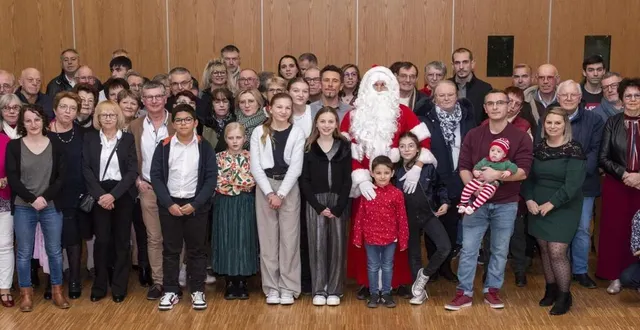 photo  la grande famille des employés territoriaux.  &copy;  le maine libre 