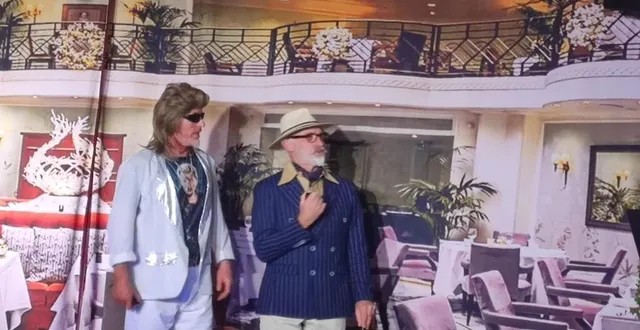 photo  les deux dernières représentations du « revers de la médaille », qui se déroule dans la ville fictive de jérien-sur-l’onion, affichent déjà complet.  &copy;  ouest-france 