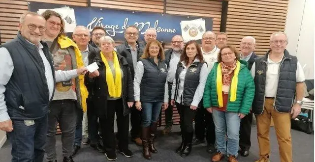 photo  les membres de l’association virage de mulsanne ont remis un chèque à l’association du téléthon.  &copy;  ouest-france 