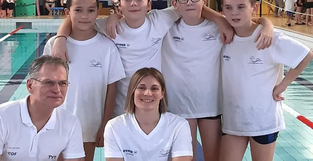 photo  de droite à gauche tom oudin, loris chauvin calero, théo launay et benjamin godefroy. au premier plan, thierry têtu et marie esteban aux interclubs.  &copy;  ouest-france 