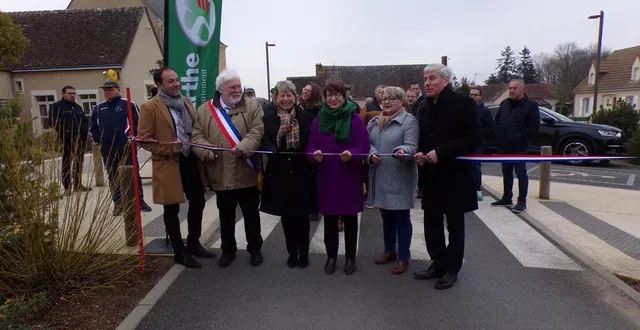 photo  après les travaux de réaménagement et de mise en accessibilité réalisés à partir de 2019, la municipalité s’est attaquée à redynamiser le bourg en accueillant des professionnels de santé et des nouveaux commerçants.  &copy;  le maine libre 