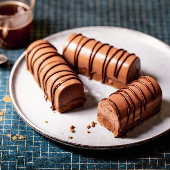 photo mini-bûches au chocolat, une recette de « bretons en cuisine ».  ©  julien mota – stylisme : sébastien merdrignac / bretons en cuisine