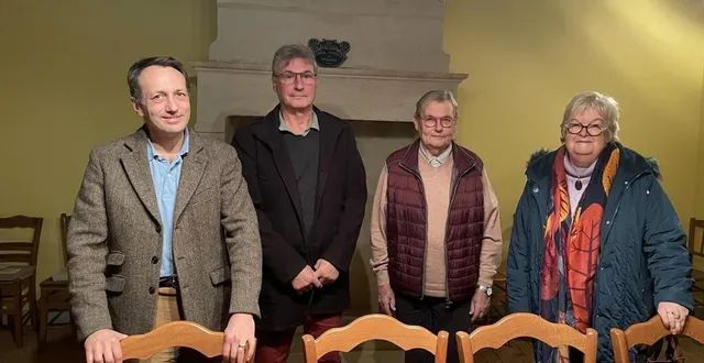 photo  de gauche à droite : guillaume de vigneral, maire de ri, joël caron, maire d’habloville, hubert séjourné, maire de rônai, et isabelle moiteaux, maire de neuvy-au-houlme.  &copy;  ouest-france 