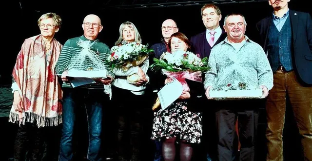 photo  josette porquet, maire, philippe leprince, cathy ménager, magaly destais, gérard catherine ; au second rang michel legalle, maire de chanu, jérôme nury, député, maxime guilmin, maire de montsecret-clairefougère.  &copy;  ouest-france 