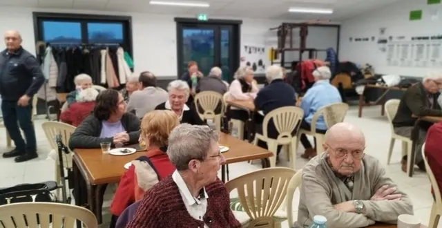 photo  70 adhérents au club des joyeux lurons se sont réunis mardi pour la dernière séance d’activités de l’année.  &copy;  ouest-france 