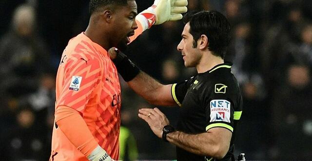 photo  comme en janvier dernier, mike maignan a dû se plaindre à l’arbitre d’insultes racistes dans les tribunes de serie a.  ©  photo : jennifer lorenzini / reuters 