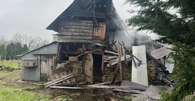 photo  un incendie s’est déclaré sur un bâtiment agricole dans l’orne, ce samedi 21 décembre 2024.  &copy;  guillaume saligot / ouest-france 