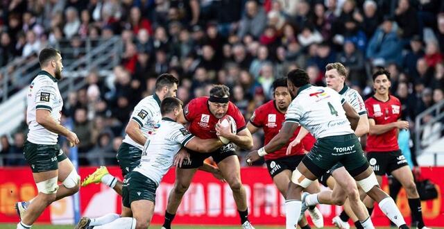 photo  le rc toulon s’est largement imposé (56-25) contre pau lors de la 12e journée de top 14.  ©  photo : miguel medina / afp 