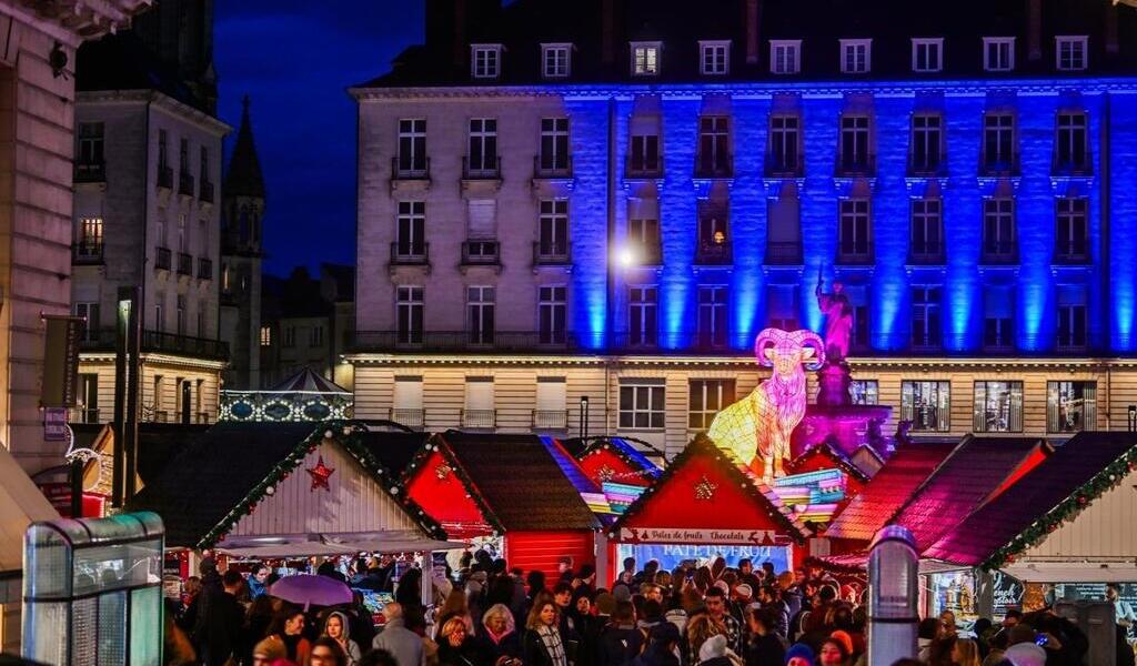 « Nous allons dépasser le million de visiteurs » : à Nantes, le marché ...