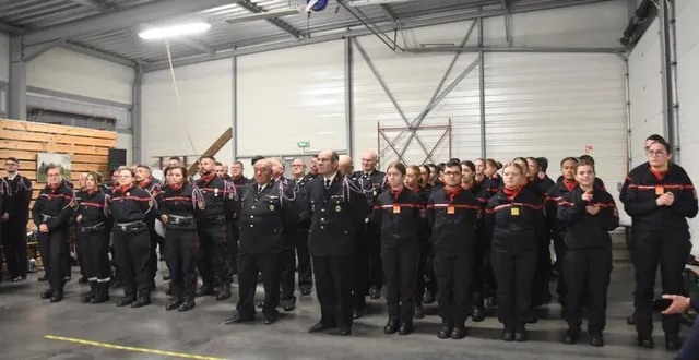photo  un temps fort de l’année pour les sapeurs-pompiers connerréens du centre, qui compte aussi une section de jeunes.  &copy;  le maine libre 