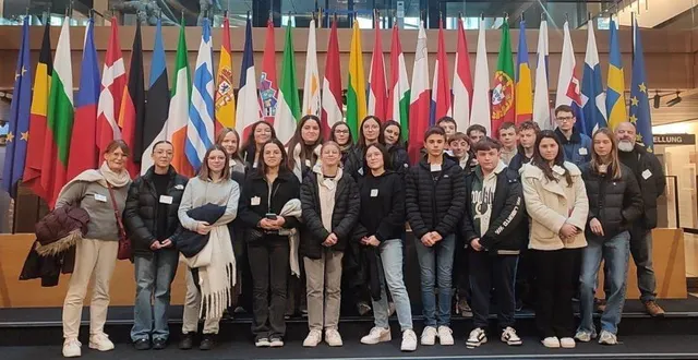 photo  les jeunes ont notamment visité le parlement européen et le conseil de l’europe.  &copy;  collège saint-michel 
