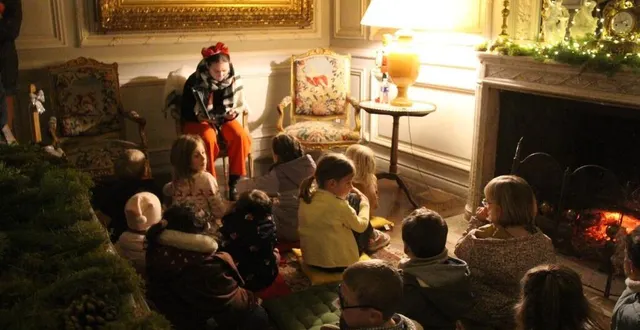 photo  une heure de lecture de contes de noël est encore organisée au coin du feu, ce dimanche 29 décembre 2024, dans le salon bleu du château du lude (sarthe).  &copy;  ouest-france 