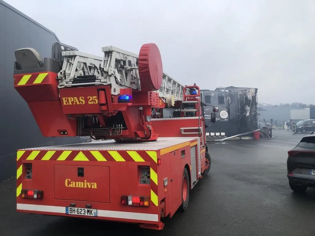 « Dixsept ans de ma vie sont partis en fumée » l’incendie détruit son entreprise et ses