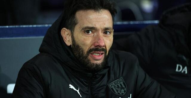 photo  carlos corberan va entraîner le club de valence, en grande difficulté depuis le début de saison.  ©  photo : david rogers / afp 