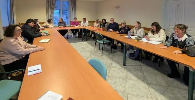 photo  la municipalité a présenté le projet définitif de la nouvelle école.  &copy;  ouest-france 