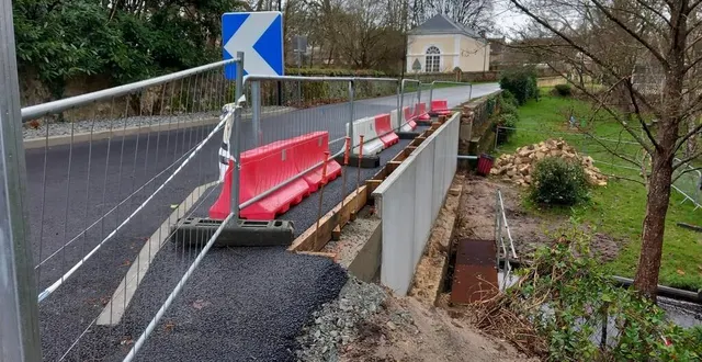 photo  une rambarde en fer sera installée dans les prochains jours, selon le maire de la fontaine-saint-martin.  &copy;  le maine libre 