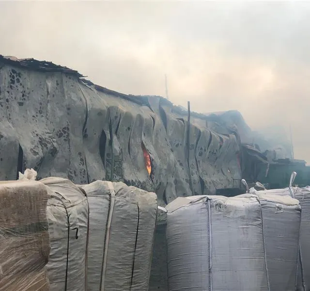 Chanzeaux, le 26 décembre. Le rare stock de plantes médicinales qui a pu être sauvé de l’incendie par le patron lui-même. Photo CO photo chanzeaux, le 26 décembre. le rare stock de plantes médicinales qui a pu être sauvé de l’incendie par le patron lui-même. © photo co