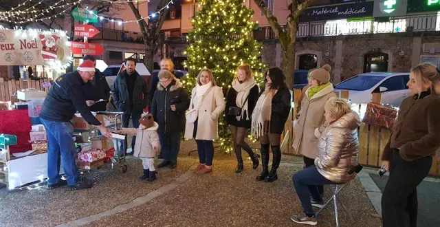 photo  le tirage au sort du jeu de noël des commerçants a su offrir de beaux cadeaux aux clients fidèles.  &copy;  le maine libre 