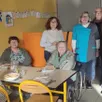 photo  un moment chaleureux avec les enfants de la cantine scolaire, des membres du ccas et des personnes âgées du bourg. 