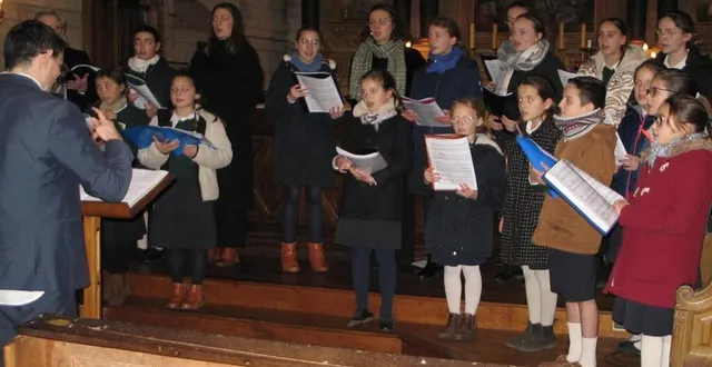 photo  les choristes ont enchanté les paroissiens.  &copy;  le maine libre 