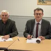 photo le partenariat a été signé en mairie de sargé en présence des différentes parties.
