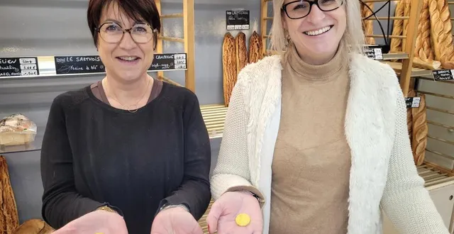 photo  annabelle et emmanuelle assurent l’accueil et le service à la boulangerie.  &copy;  le maine libre 