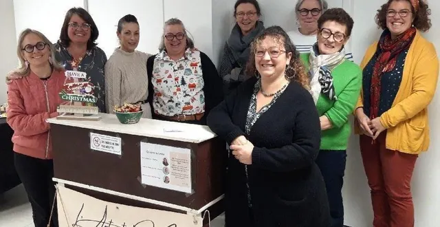 photo  lors du bilan de la boutique éphémère de loué, les résultats sont très positifs pour les onze artisans 
                     créateurs et l’association l’art et la main.  &copy;  le maine libre 