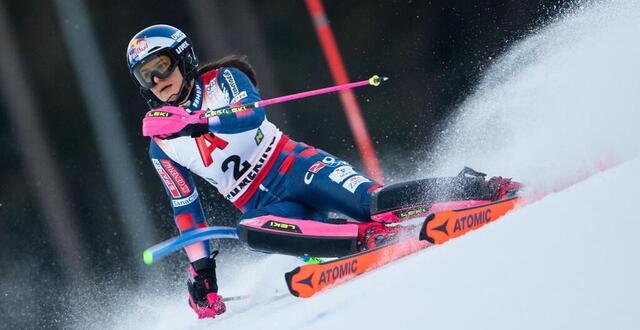 photo  la croate zrinka ljutic s’est adjugé les deux manches du slalom de semmering.  ©  photo : georg hochmuth/afp 