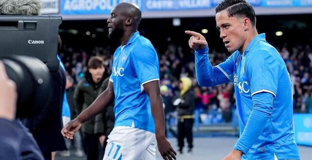 photo  giacomo raspadori a offert la victoire à naples.  ©  photo : nurphoto via afp 