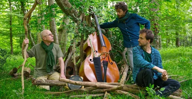 photo  « je touche un arbre » sera joué le mercredi 19 février 2025, à 15 h, au centre jean-carmet à mûrs-erigné (maine-et-loire) par les comédiens de la compagnie crock’notes.  &copy;  marc chevalier 