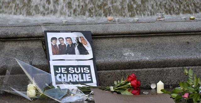 photo  hommage à charlie hebdo en 2015, place royale à nantes.  ©  ouest france 