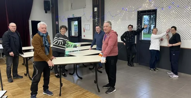 photo  les bénévoles du comité des fêtes de neuville-sur-sarthe prennent de leur temps pendant les fêtes pour préparer une soirée de la saint-sylvestre.  &copy;  ouest-france 