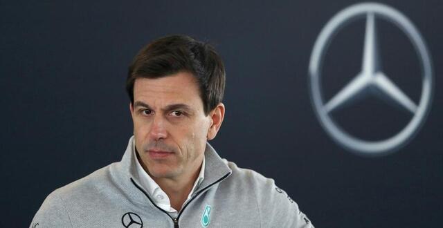 photo  selon toto wolff, charles leclerc est responsable de la fuite concernant hamilton et ferrari.  ©  mark thompson / afp 