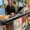 photo auparavant, gwendoline était responsable adjointe dans une grande chaîne de boulangerie et ibrahim était militaire. l’ouverture d’un magasin de proximité était « une envie commune et une finalité ».