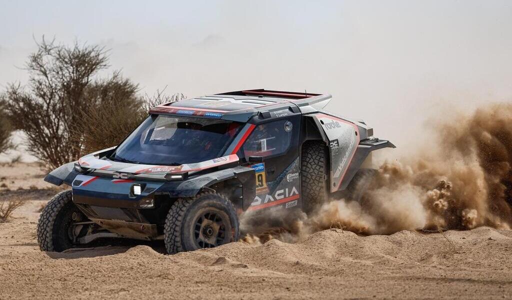 Dakar 2025. « Une course ouverte » Sébastien Loeb court toujours