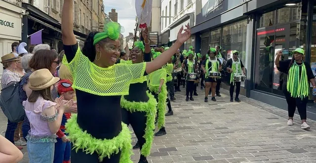 photo  des ateliers sont programmés pour préparer le prochain carnaval d’alençon.  &copy;  archives ouest-france 