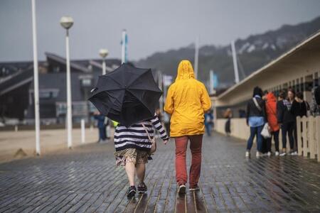 photo Des passants à Deauville (Calvados), en août 2023. MARTIN ROCHE / ARCHIVES OUEST-FRANCE 