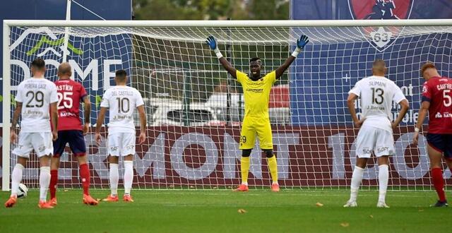 photo  mory diaw, qui n’a pas joué une seule minute avec clermont, devrait animer le mercato d’hiver.  ©  photo : archives thierry zoccolan / afp 