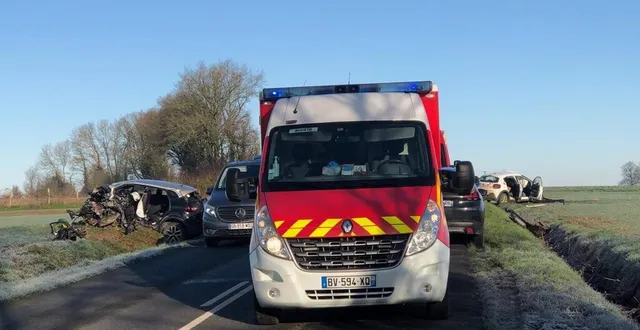 photo  la route est totalement coupée à la circulation depuis la collision frontale survenue ce vendredi matin dans l’orne.  &copy;  ouest-france 
