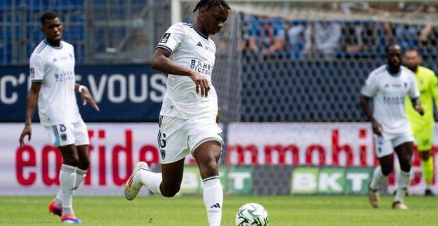 photo  le paris fc a été surpris contre martigues (1-2).  ©  photo d’illustration : archive martin roche / ouest-france 