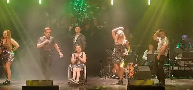 photo  une partie des bénéfices du prochain spectacle de cette troupe, qui se déroulera à loué, sera versée à la ligue contre le cancer de la sarthe.  &copy;  ailleurs production. 