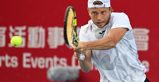 photo  alexandre muller a remporté le tournoi atp 250 de hong kong dimanche 5 janvier.  ©  photo : peter parks / afp 