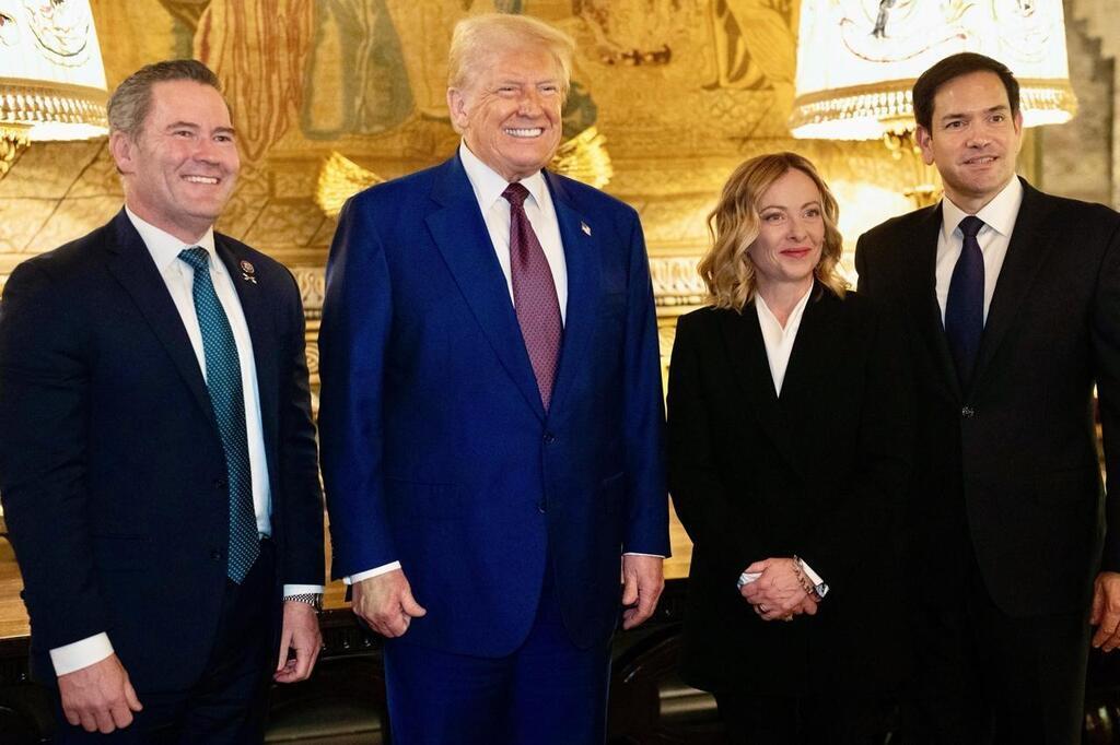 Giorgia Meloni Rend Une Visite Surprise Non Officielle à Donald Trump