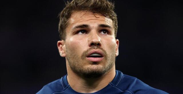 photo  antoine dupont s’est inquiété de l’intégrité physique des joueurs après la défaite toulousaine contre la rochelle.  ©  photo : michael steele / afp 