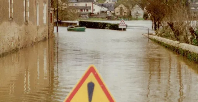 photo  inondations rue du port à grez-neuville.  &copy;  co 
