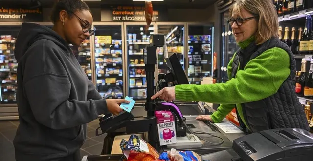 photo  il reste possible d’acheter tout type de produits alimentaires avec des titres-restaurant.  &copy;  photo le maine libre - denis lambert 