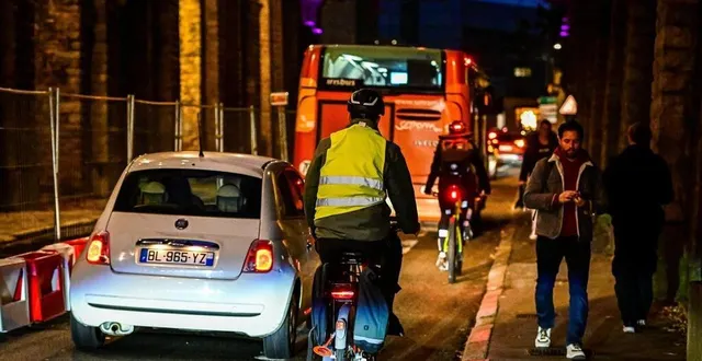 photo  la circulation est difficile pour les cyclistes, au mans, pendant les travaux.  &copy;  archives le maine libre - yvon loué 